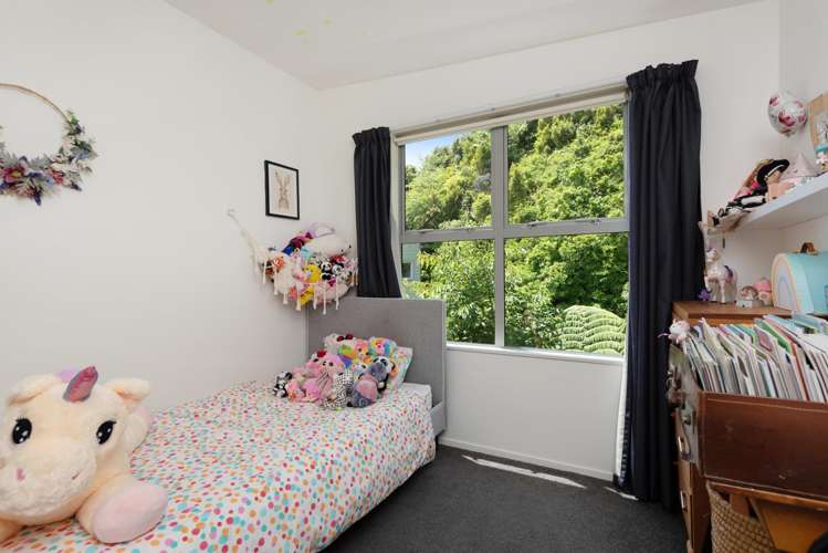 20 Saddleback Grove Karori_17