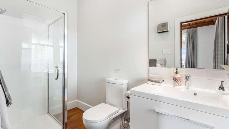 111 Wharf Road Clarks Beach_30