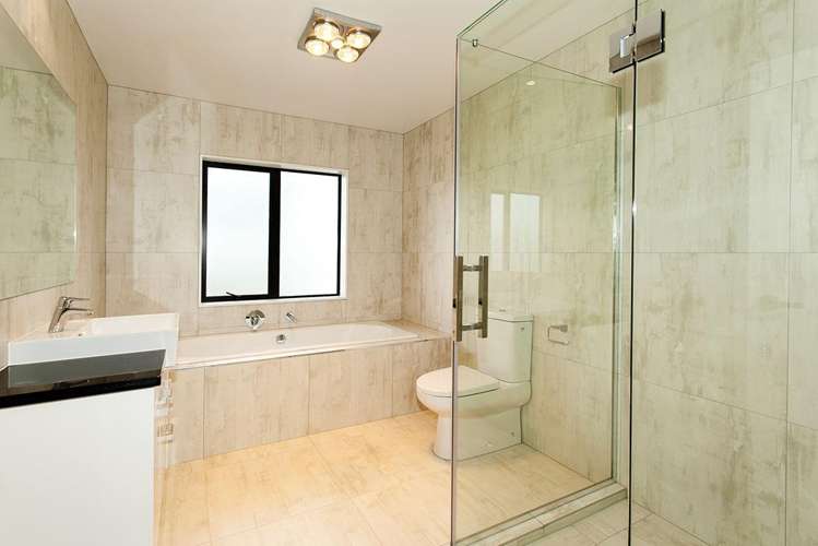 6 Greenlink Rise Long Bay_3