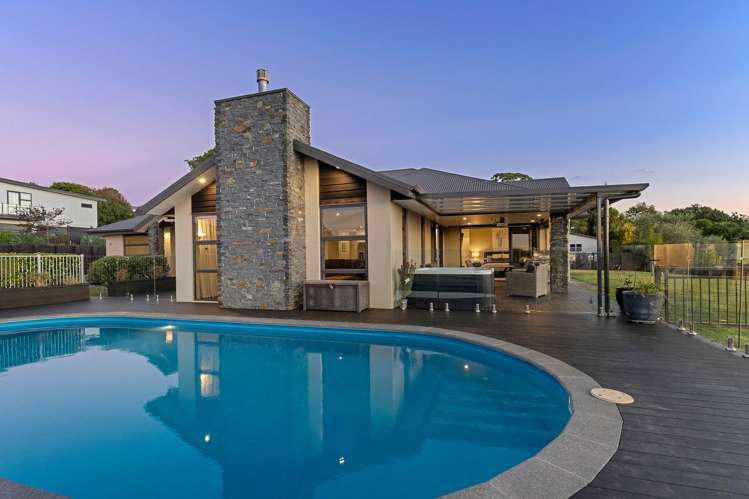 11 Bernora Crescent Bombay_35