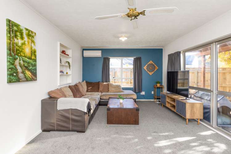 2/7 Weathers Place Taradale_6