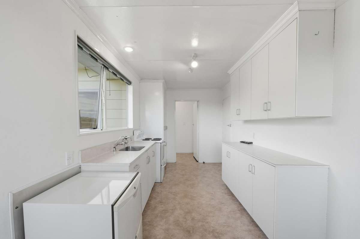 81 Racecourse Road_4
