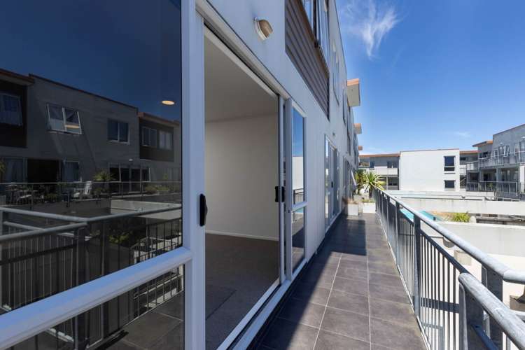 240/287 Onehunga Mall Onehunga_7