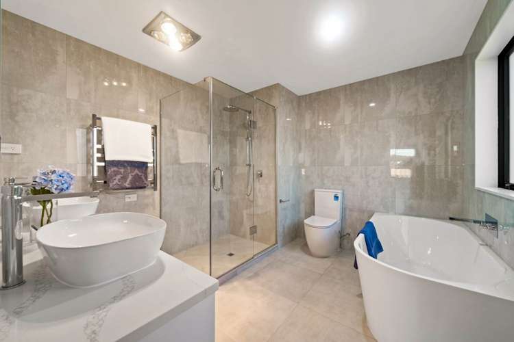 1 Woodacre Street Flat Bush_12