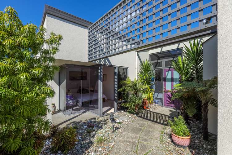 348 Princes Drive Britannia Heights_15