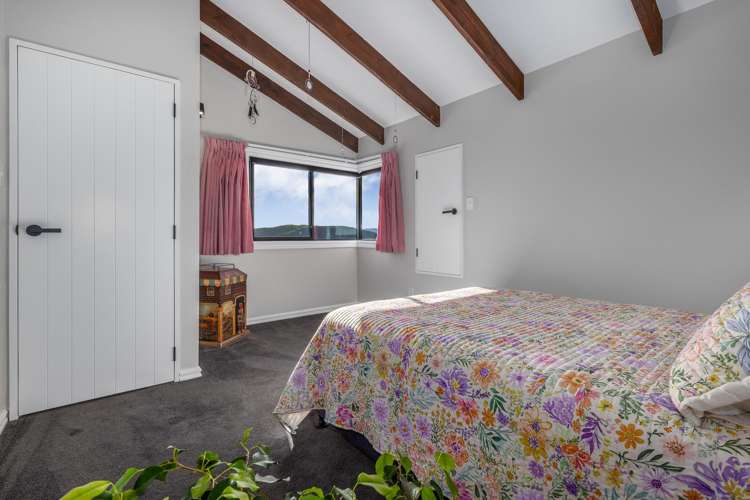 10 Kinloch Place Papakowhai_15