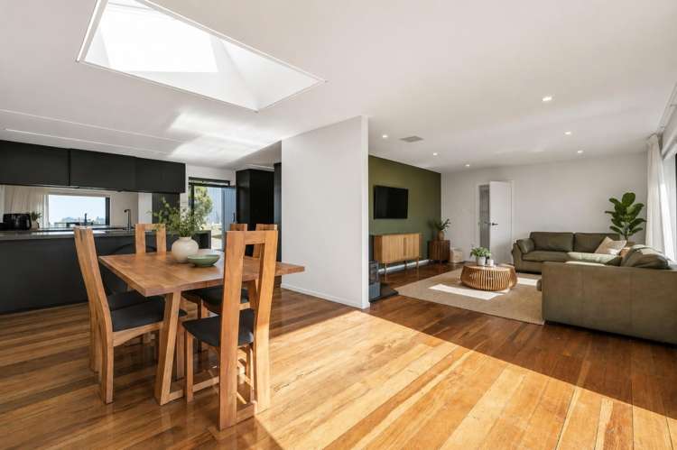 1384 Egmont Road Egmont Village_21