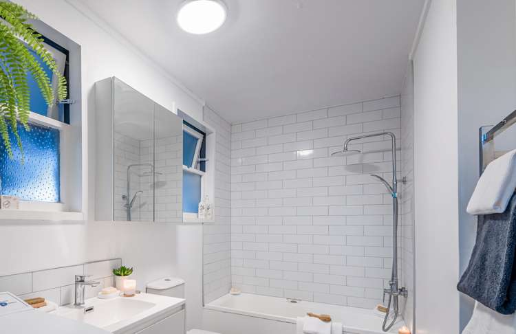 2/69a Landscape Road Mount Eden_8