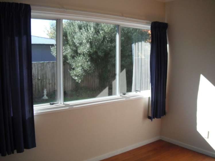 2 Neale Avenue Stoke_8