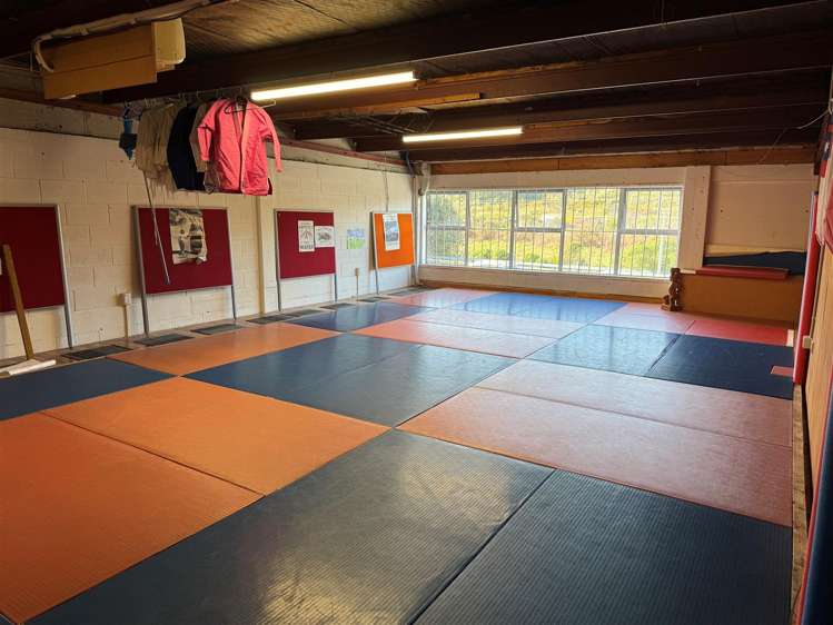 5 Lyttelton Avenue Porirua_4