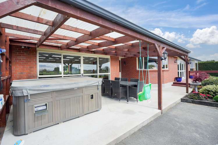 381 Bay Road West Plains_25