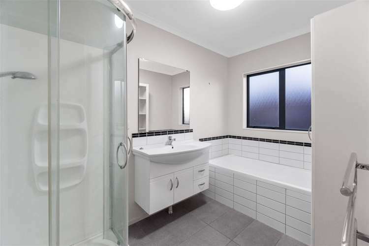 11 Edenpark Drive Rototuna North_13