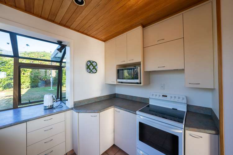 7 Rutherglen Road Paroa_25