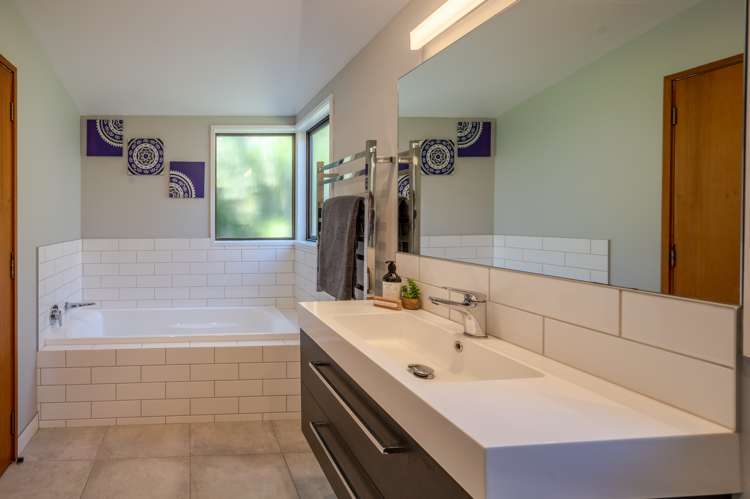 19 Settlers Hill Akaroa_8