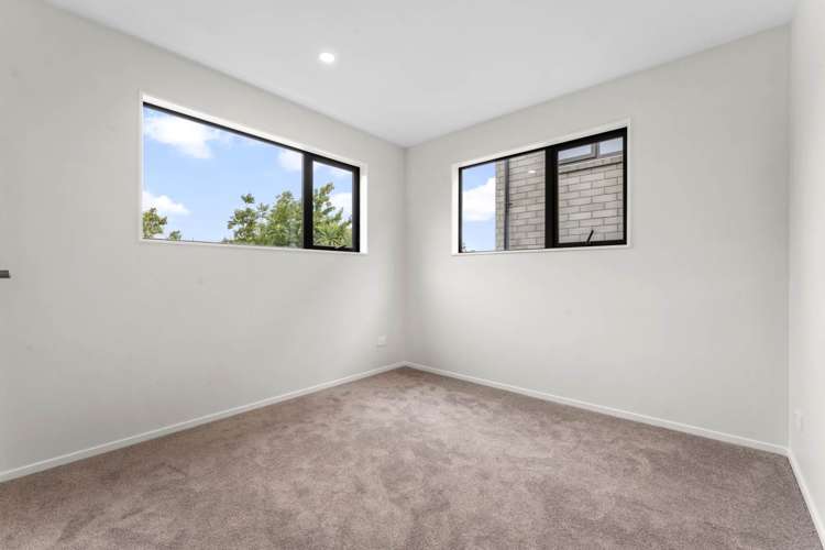 6 Riverpark Crescent Henderson_6