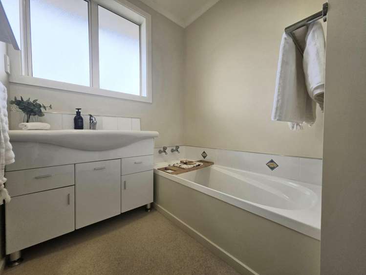 9/92 Perth Street South Hill_14