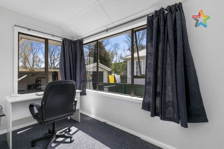 195 Waddington Drive Naenae_11