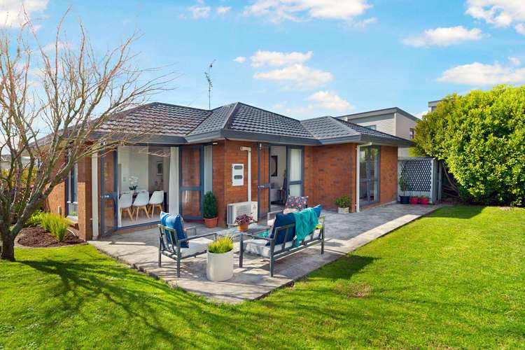 8 Coupland Court Glendene_18