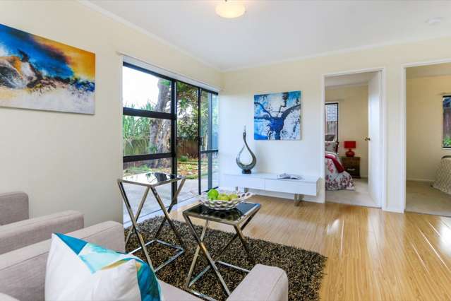 2/127 Moore Street Howick_3