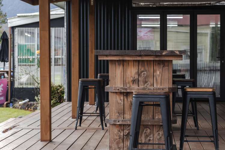 33 Main Road Harihari_27