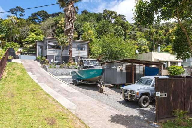 31 Foster Avenue Huia_1