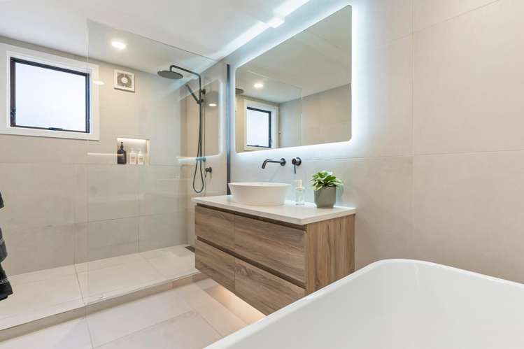 1/131 Carlisle Road Browns Bay_13