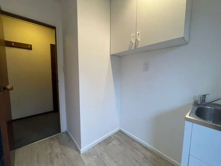 1/47a Memorial Avenue Ilam_9