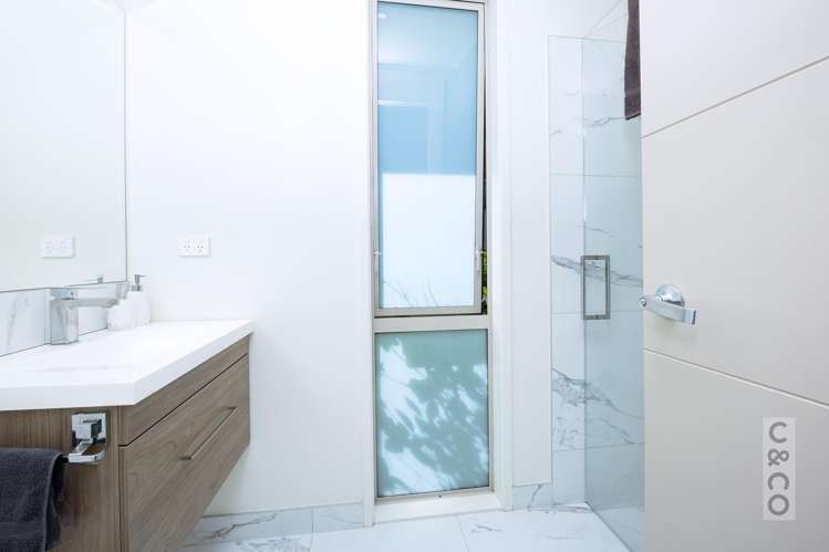 11 Canoe Lane Riverhead_40