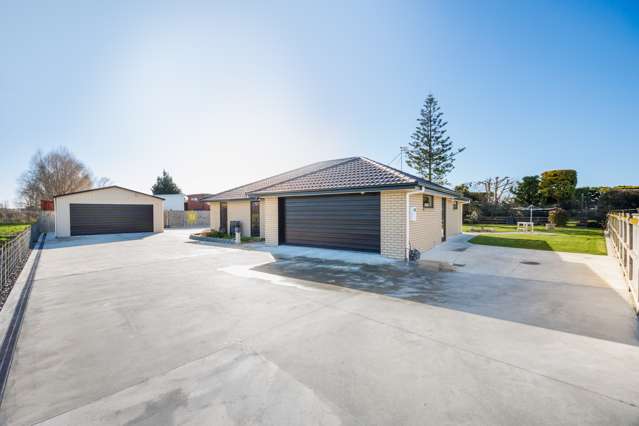 Move in ready - with four car garage