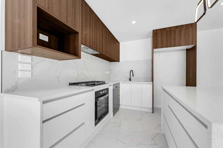 7 Puhakehake Place Flat Bush_9