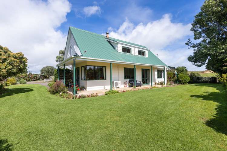 1361 Main North Road Urenui_5