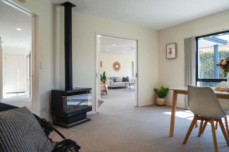 4 Regent Way Taradale_3