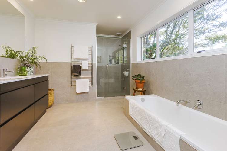 69 Beach Road Pahurehure_9