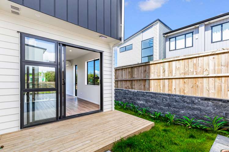 1/22 Coniston Avenue Te Atatu South_10
