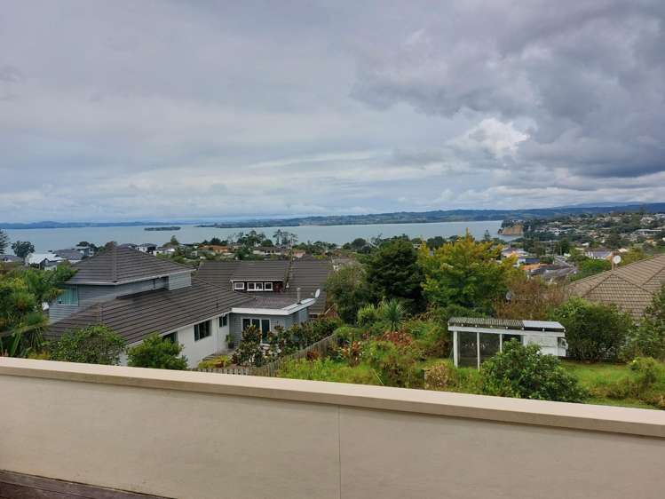 8 Beach Road Mellons Bay_1