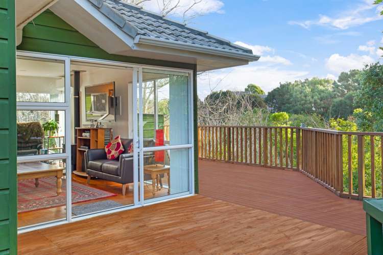 23 Pinewood Grove Botany Downs_21