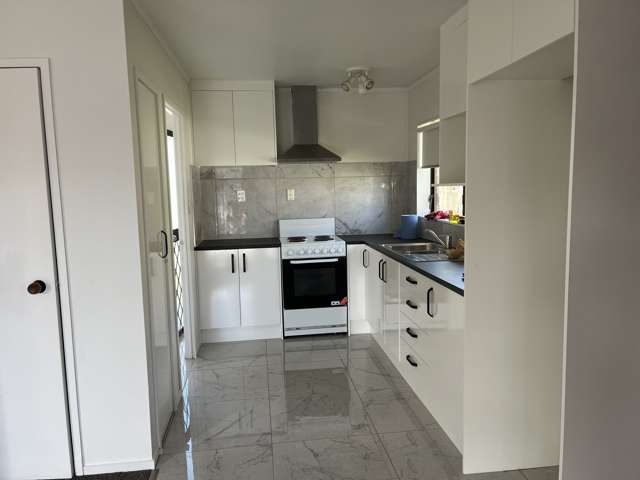 2/69 Orams Road Hillpark_3