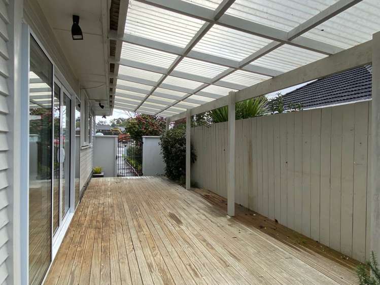 62 Neil Avenue Te Atatu Peninsula_1