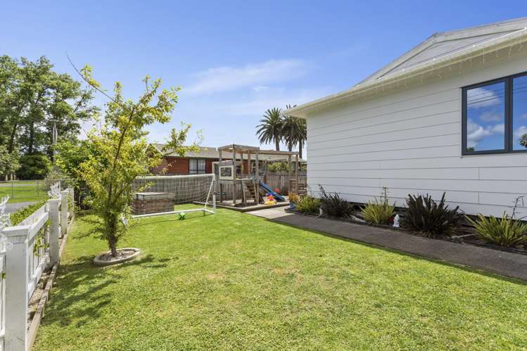 2 Mary Keane Lane Parakai_2