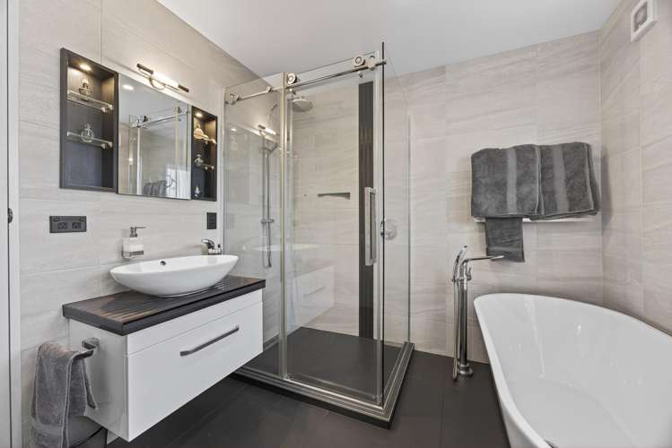 13 Glucina Avenue West Harbour_19