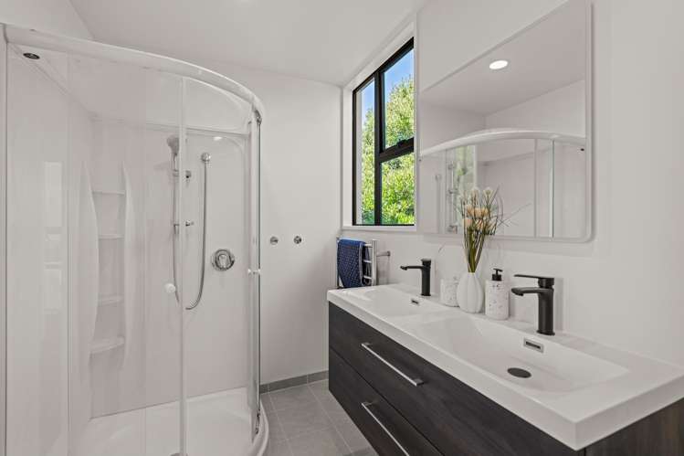 28 Hassals Lane Waltham_16