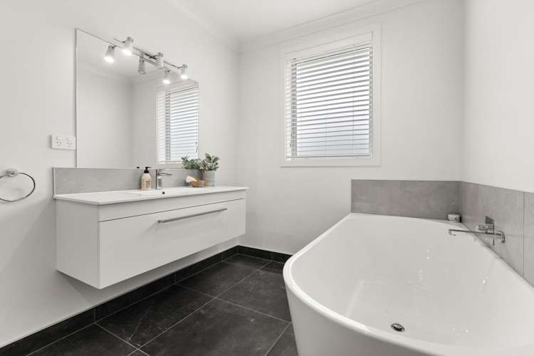 42 Lochhead Street Mahora_14