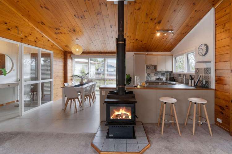 18 Easter Parade Glen Eden_8