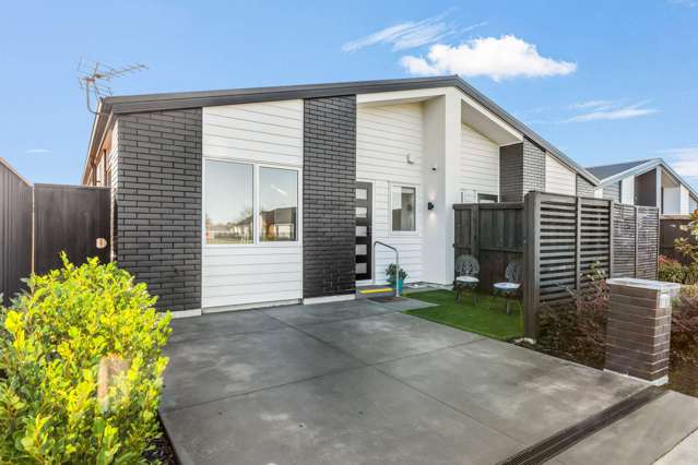 Golden Opportunity and Move-In Ready!