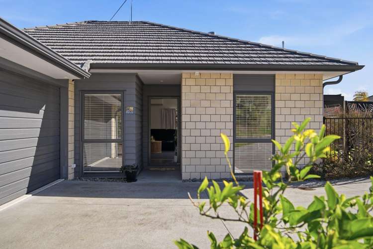 10 Conniston Way Pyes Pa_18