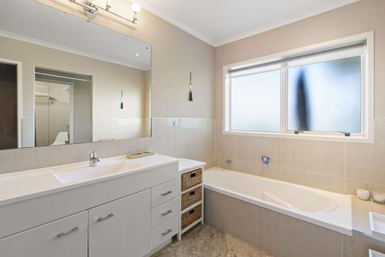 15 Matheson Road Red Beach_7