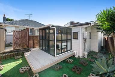 186 Barrack Road_1