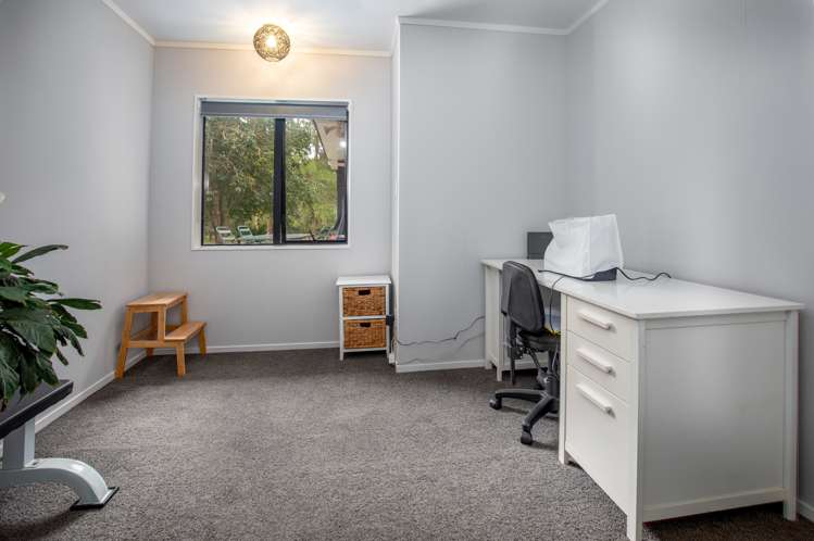 572 Pinnacle Hill Road Bombay_13