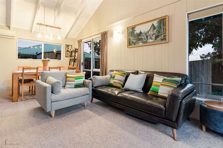 8/89a Royal Road Massey_12