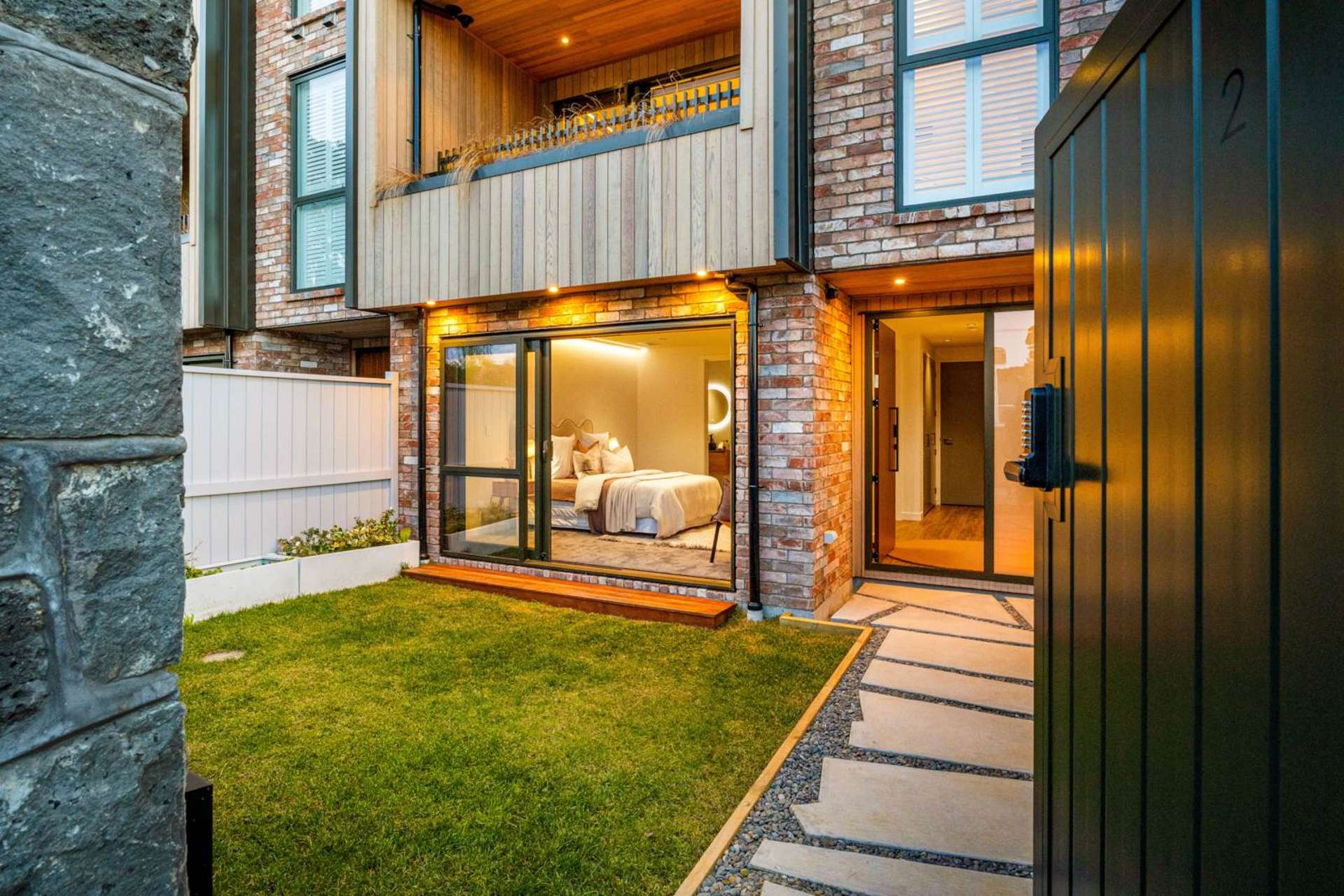 2/282 Point Chevalier Road Pt Chevalier_0